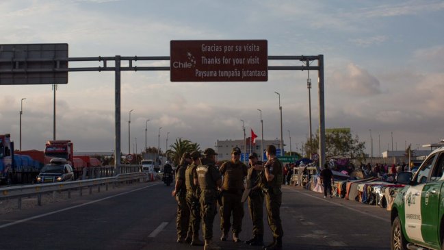  Grupo de migrantes bloqueó la ruta que une a Chile con Perú  
