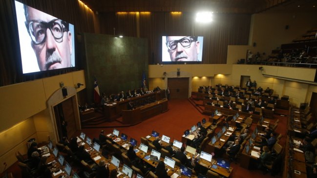  UDI empañó el homenaje a Salvador Allende en la Cámara Baja  