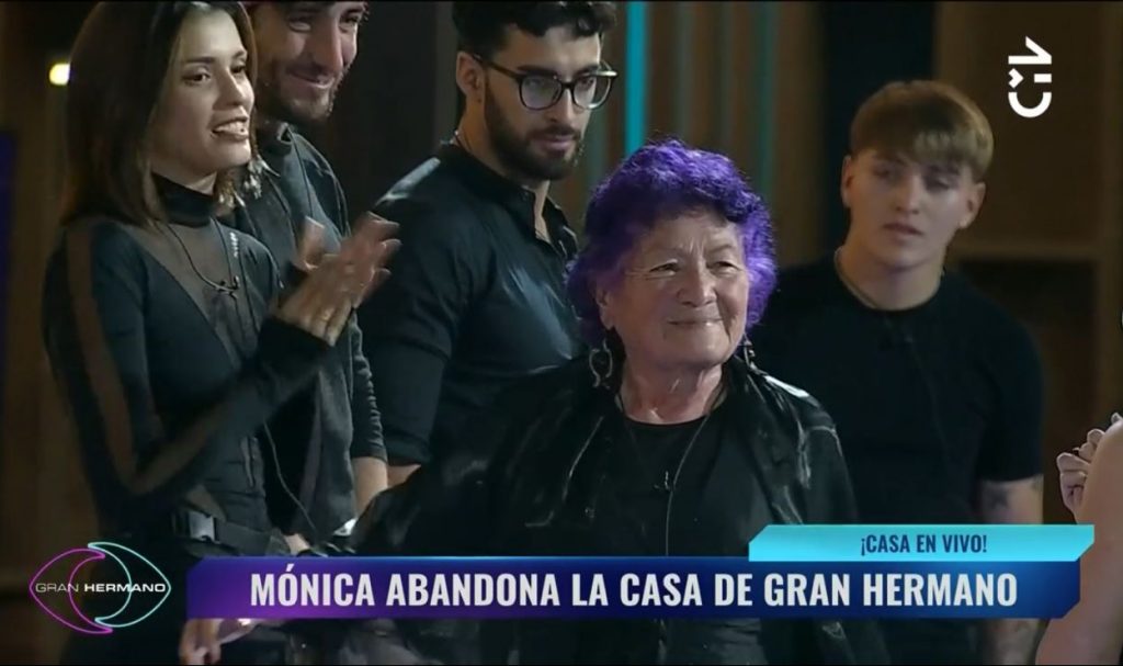 Mónica Ramos dejando la casa de "Gran Hermano" Mónica Ramos dejando la casa de "Gran Hermano"