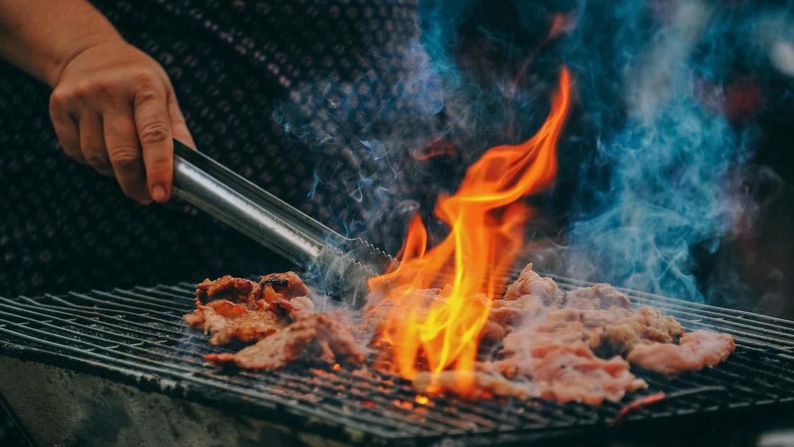 Consejos para que el humo del asado no dañe tus ojos