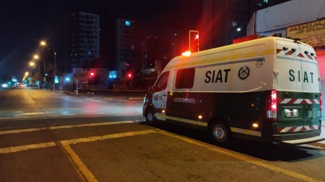   Conductor huyó tras atropellar a dos personas en Estación Central: Una murió 