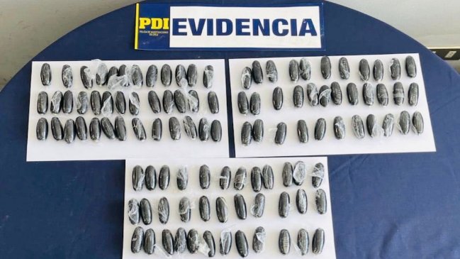  Sujeto fue detenido con más de 100 ovoides de cocaína en el aeropuerto de Arica  