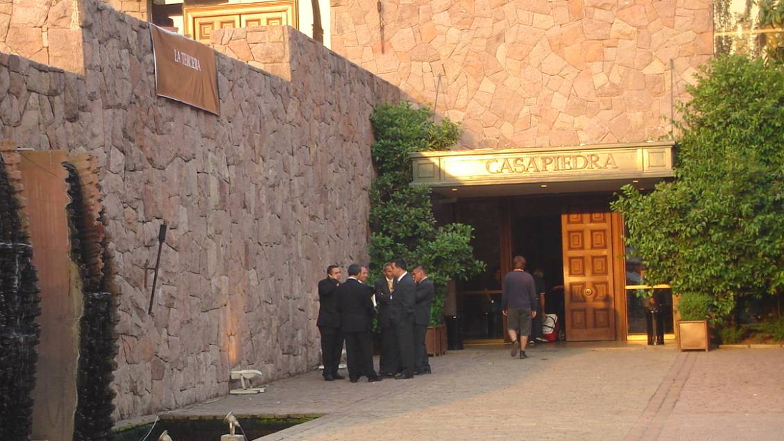 Familia Edwards busca reabrir CasaPiedra con centro de eventos propio