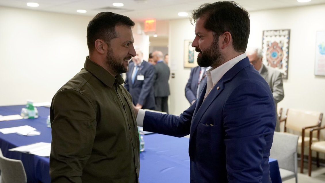 Partido Comunista explicita incomodidad por gestos de Boric hacia Zelenski