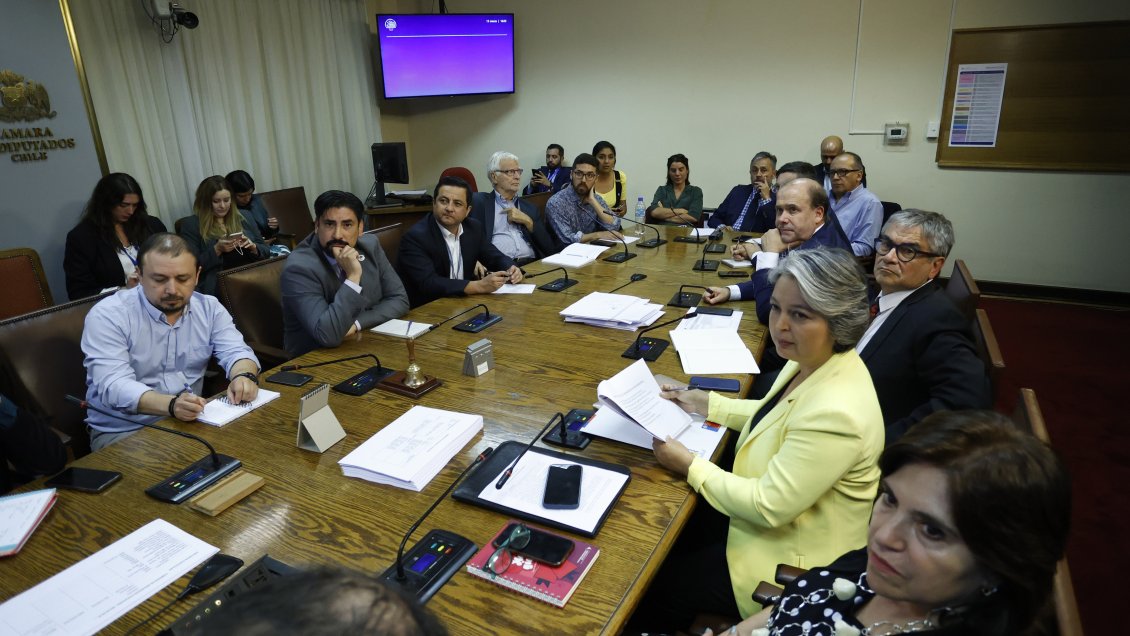 Pensiones: Oposición pide pausar la reforma hasta concluir el debate constituyente