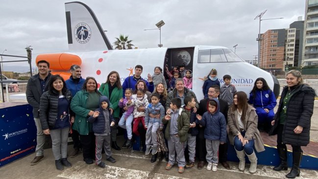   Niñas y niños de todas las regiones fueron elegidos para visitar la NASA 