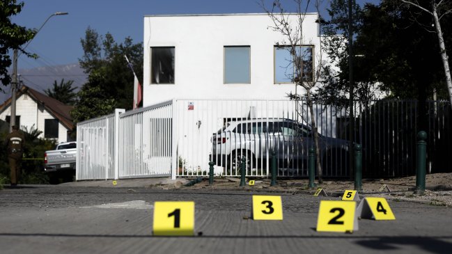 Delincuentes huyeron con millonario botín tras balacera en orfebrería de Las Condes