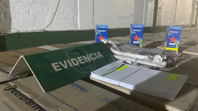  Carabineros descubrió 10.400 productos ilícitos en farmacia de Recoleta  