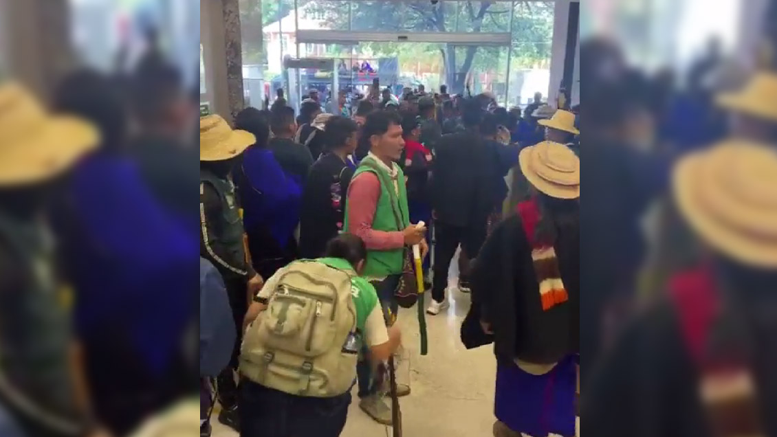 Grupo de indígenas irrumpió en dependencias de medio colombiano crítico de Petro