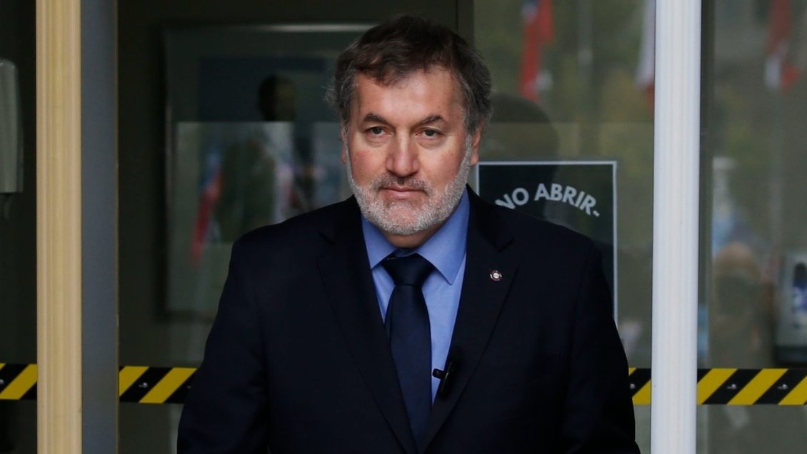 Colegio Médico: El ISP debe dar muchas explicaciones, obligó a suspender cientos de cirugías