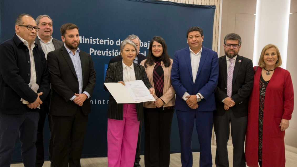 Pensiones: PPD propone dividir el 6% en tres y crear un 