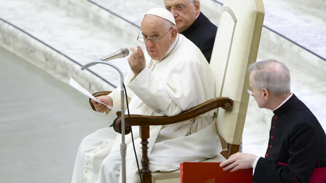 Críticas conservadoras marcan previa del primer Sínodo con derecho a voto para laicos y mujeres
