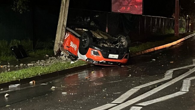 Guardia municipal de Lo Barnechea murió tras chocar contra un poste