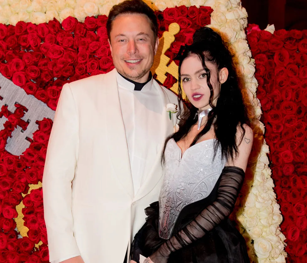 Grimes demandó a Elon Musk, con quien comparte tres hijos Grimes demandó a Elon Musk, con quien comparte tres hijos