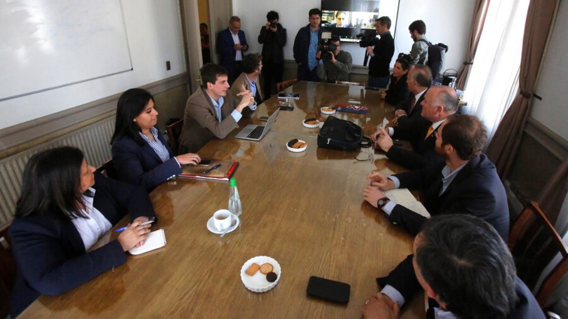 Fuerzas reactivan conversaciones de cara a la etapa final del proceso constituyente