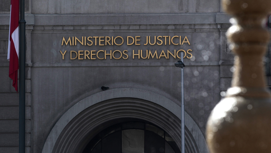 Hallan osamentas humanas en oficina del Ministerio de Justicia