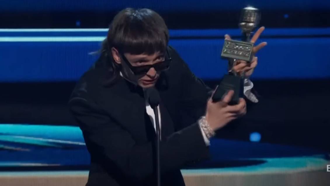 Peso Pluma destrona a Bad Bunny en los Billboard de la Música Latina 2023