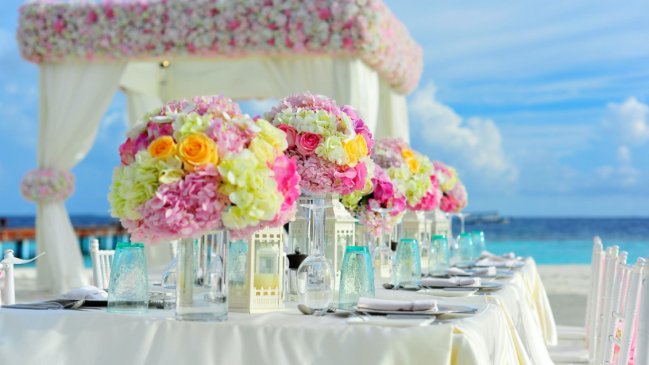 Novios celebraron su boda en lujoso restaurante y escaparon sin pagar