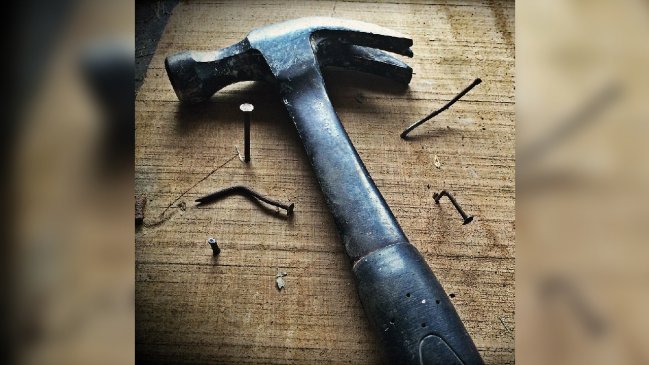 Víctima dio martillazo en la cabeza a delincuente que la asaltó en cita de Tinder