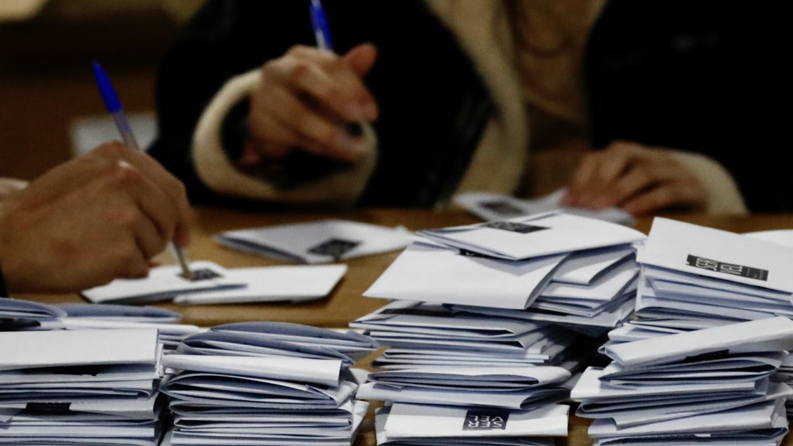 Estudio: Chile es uno de los 30 países que menos votan en el mundo