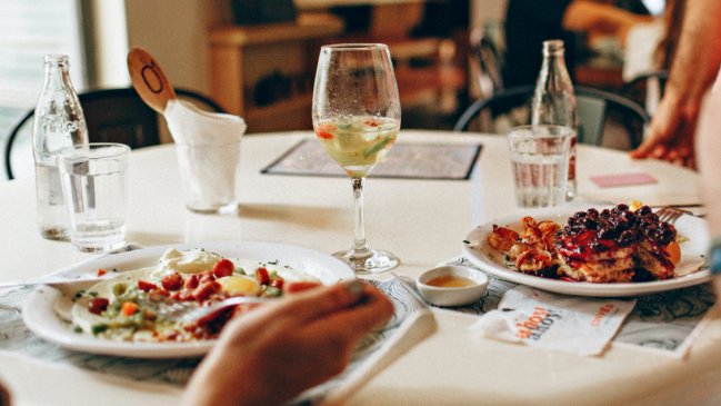 Hombre fingía infartos para no pagar en restaurantes de lujo