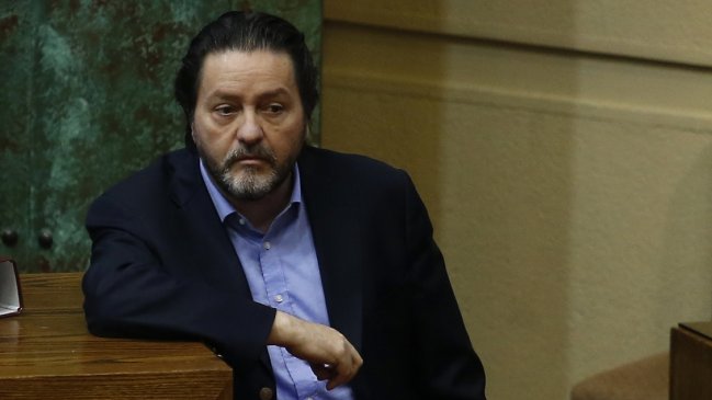   Chilena denunció a embajador Tucapel Jiménez por acoso y abuso de poder 