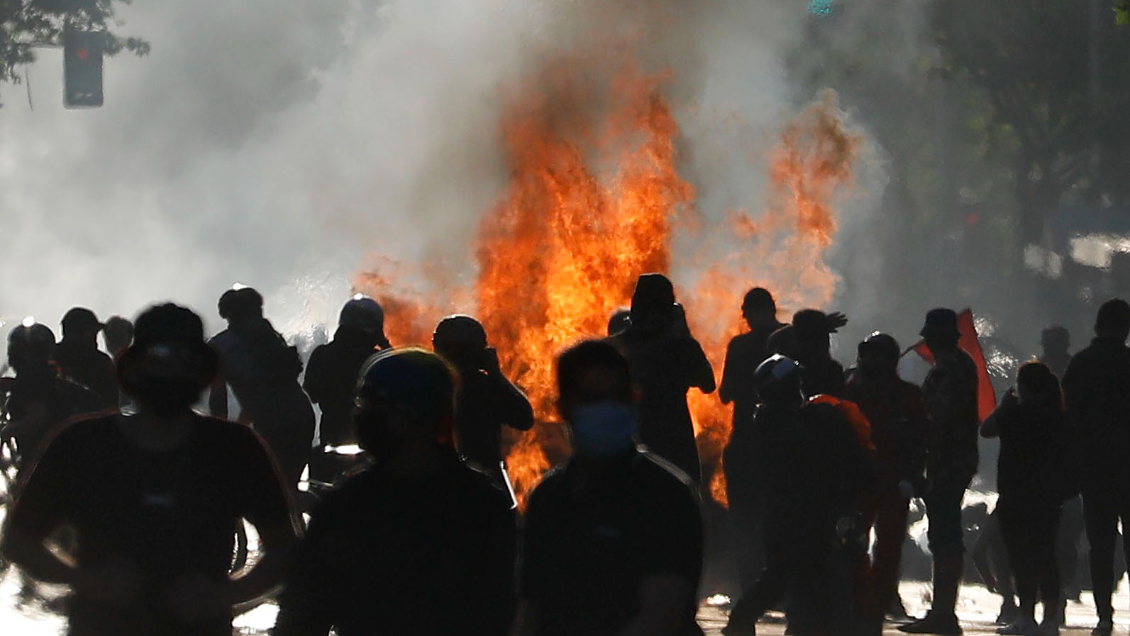 Casi el 60% de los chilenos cree que los efectos del 18-O fueron negativos