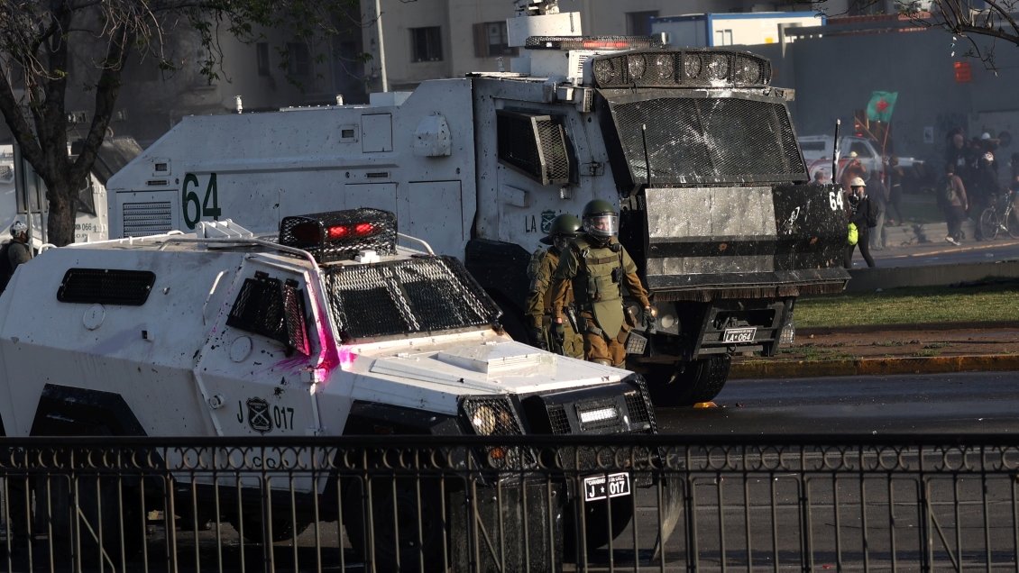 Cuarto aniversario del 18-O: 50 detenidos y 11 carabineros heridos a nivel nacional