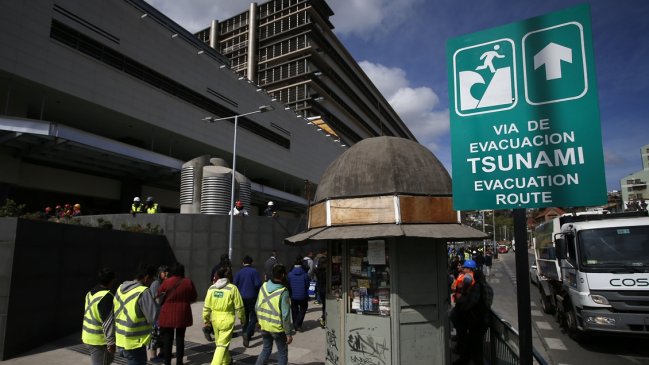¿Cuándo se debe evacuar? Actualizan protocolo ante sismos y tsunamis en Chile