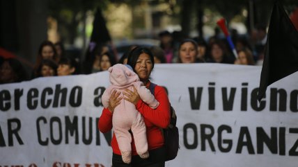   Movimiento Vida Digna protestó en La Moneda por soluciones habitacionales 