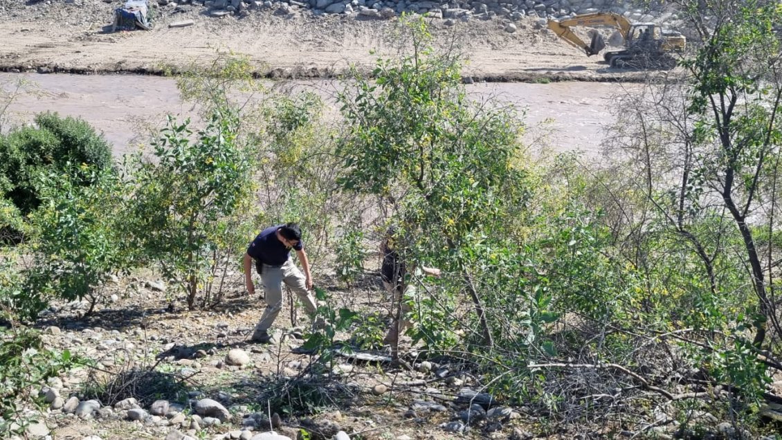 Encuentran cadáver de un hombre flotando en el río Mapocho