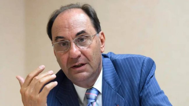   El político español Vidal-Quadras fue baleado en Madrid: recibió disparo en la cara 