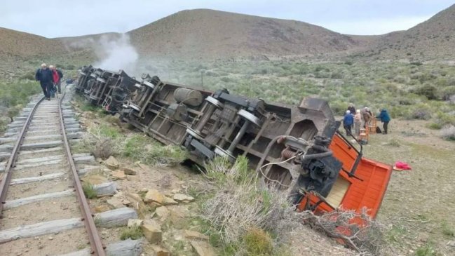  Antiguo tren descarriló y dejó cuatro turistas heridos en Argentina  