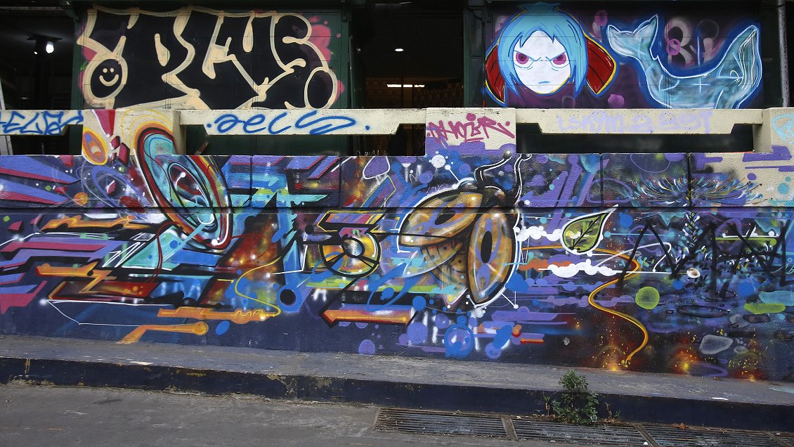 Senador propone mandar a la cárcel a quienes rayen los espacios públicos