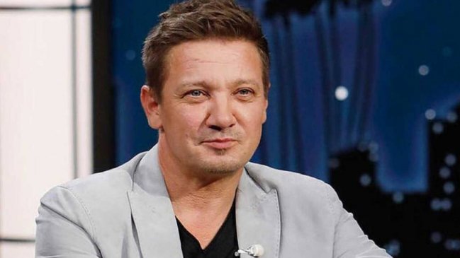 Jeremy Renner comparte sorprendente video a 10 meses de su accidente