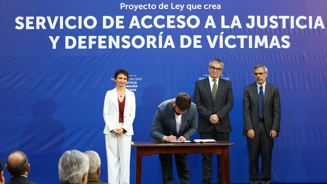 Gobierno presentó proyecto que crea la Defensoría de Víctimas