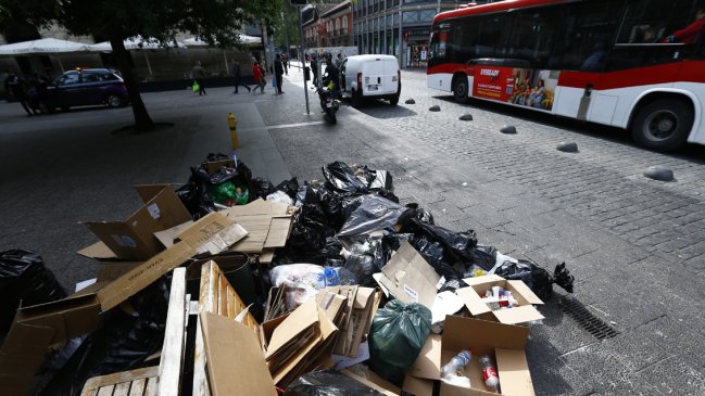   Seremi cursa sumario sanitario a municipio de Santiago por acumulación de basura 