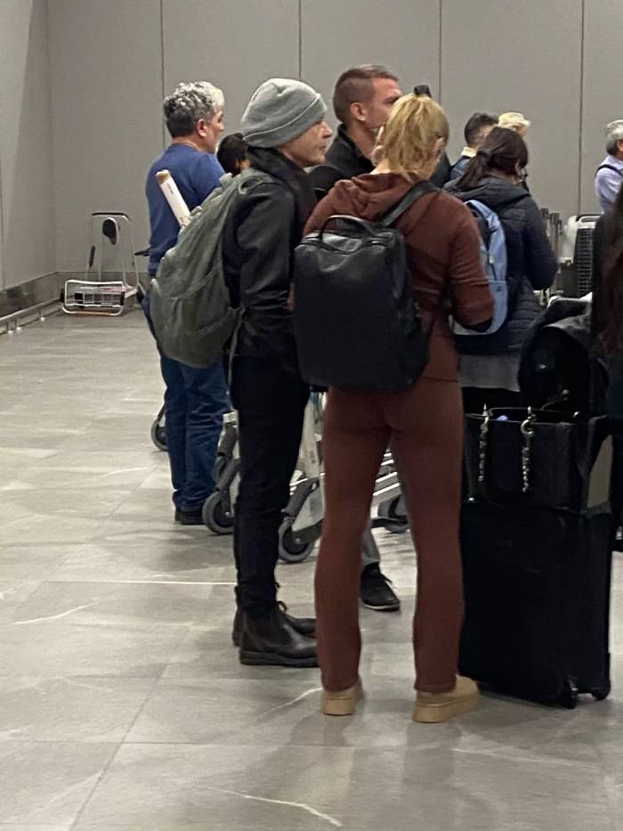 bruce dickinson en el aeropuerto de santiago