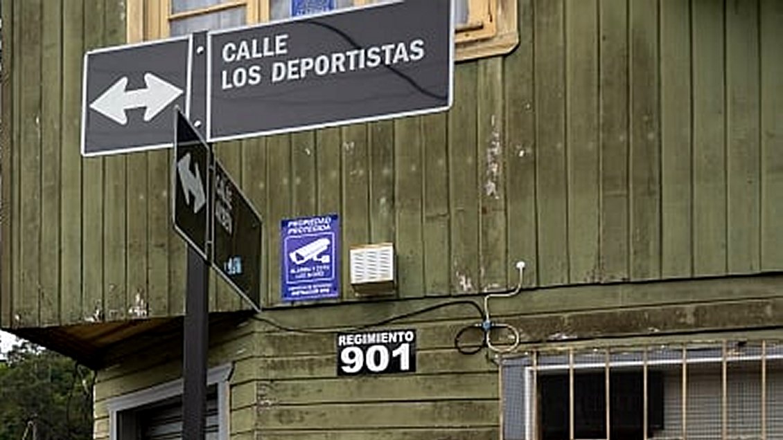 Boicot de vecinos echa atrás rebautizo de calle aplicado hace siete meses