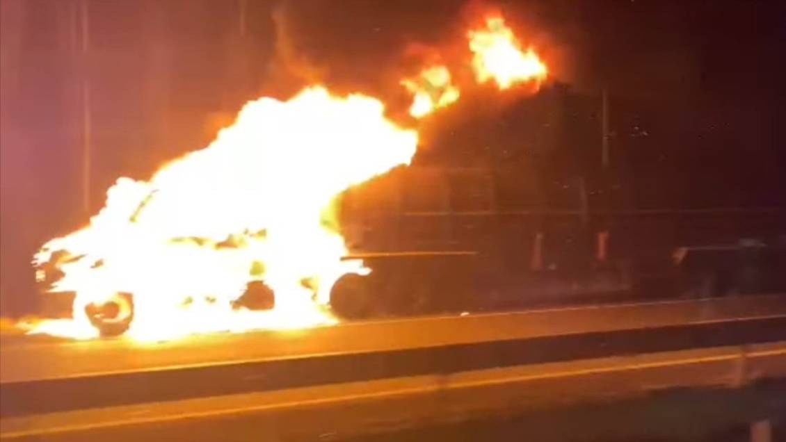 Camión que transportaba combustible se incendió en un peaje de la Ruta 5