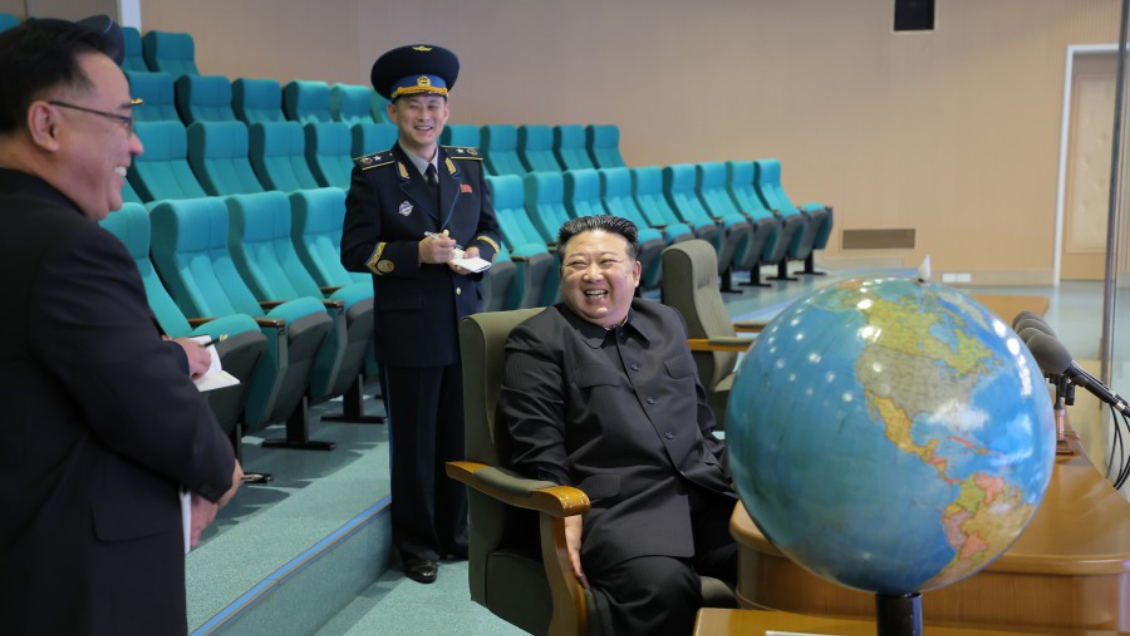 Corea del Norte asegura que su satélite tomó fotos de instalaciones militares de EEUU