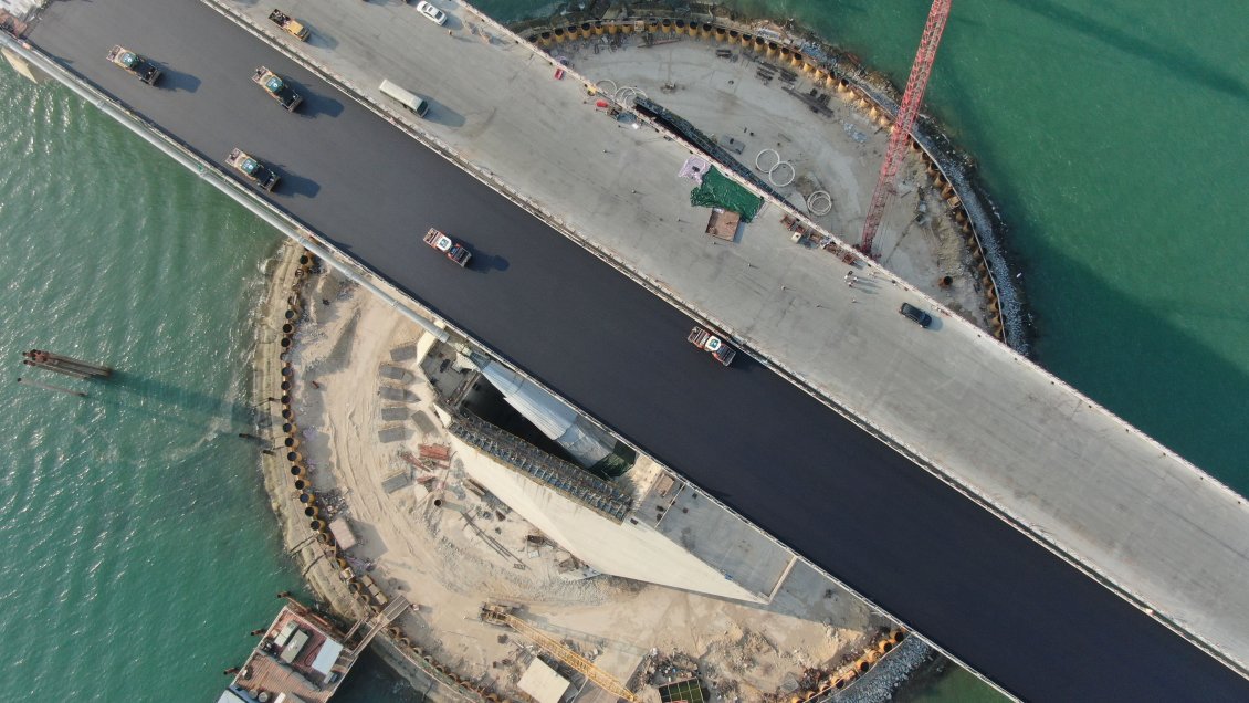 Nueva autopista transmarina de China está un paso más cerca de su finalización