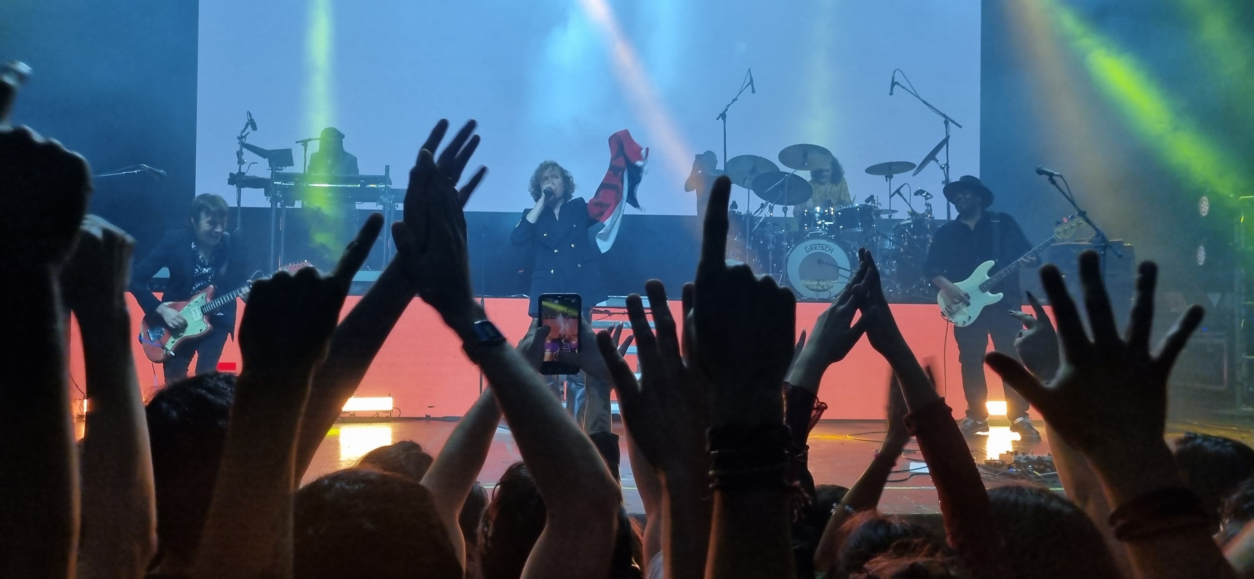 Beck regresó a Chile con inolvidable show en el Teatro Caupolicán