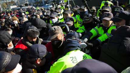   Surcorea: Criadores de perros protestaron contra prohibición gubernamental de comerlos 