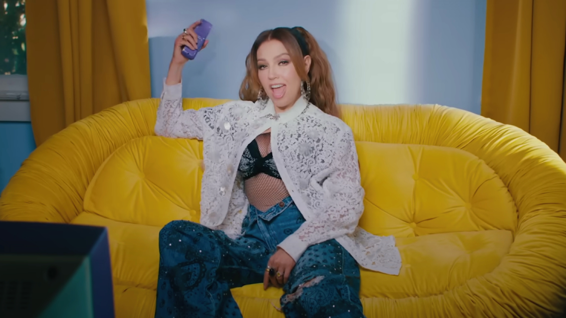 Thalía se suma a los corridos con su nuevo tema 