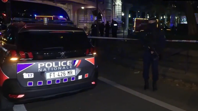  Brutal ataque dejó un muerto y dos heridos en barrio céntrico de París  