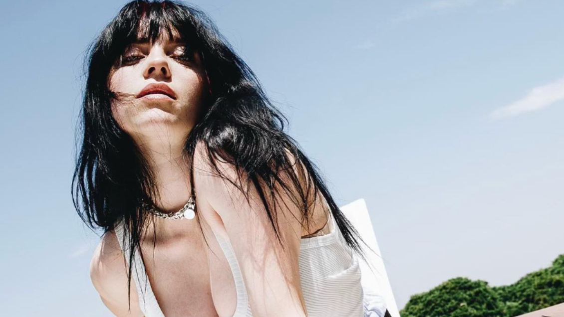 Billie Eilish revela sentir atracción hacia mujeres: 