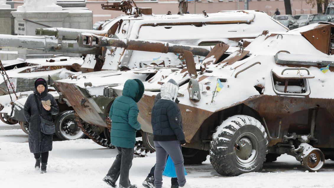 Rusia hostiga retaguardia ucraniana mientras el invierno ralentiza acciones bélicas
