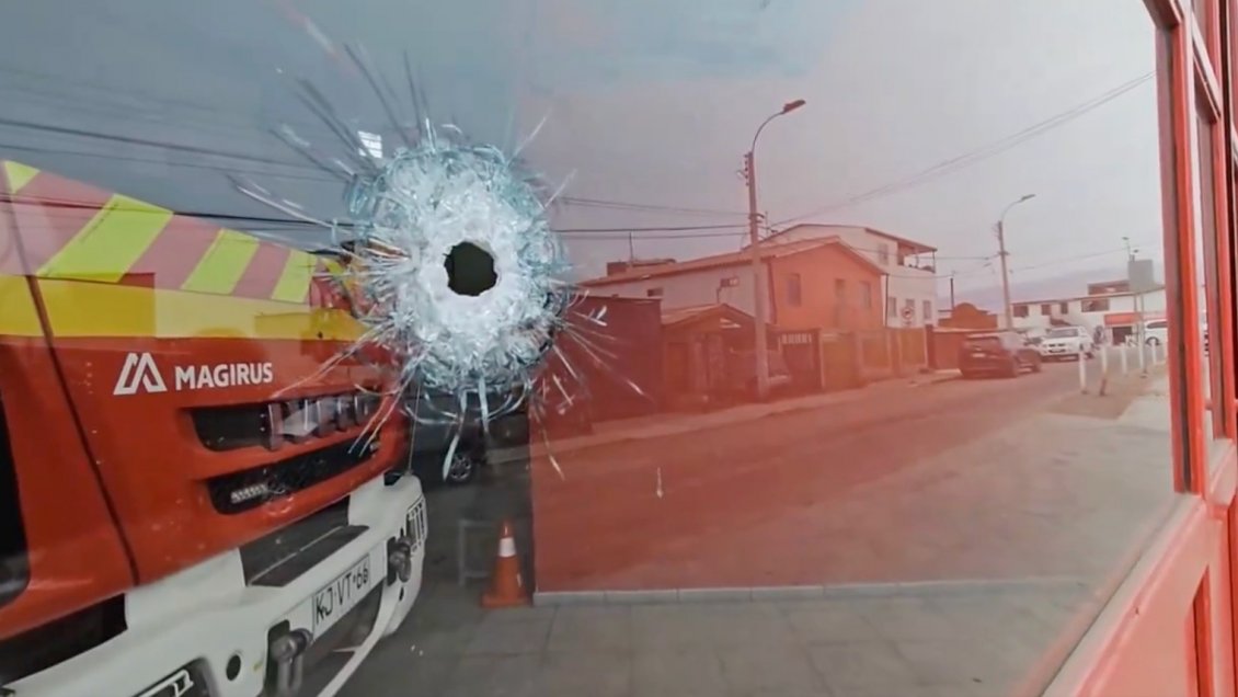 Sujetos atacaron a balazos a un cuartel de Bomberos en Iquique