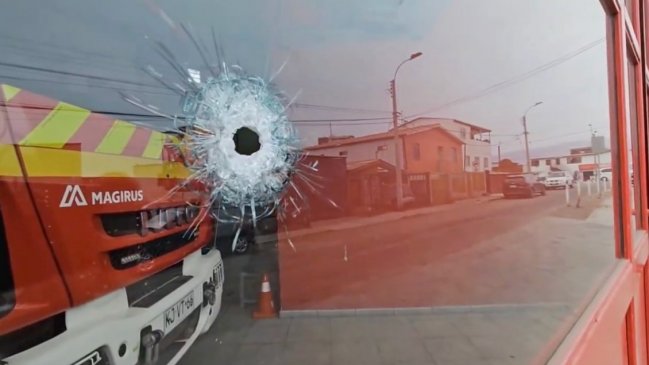 Sujetos atacaron a balazos a un cuartel de Bomberos en Iquique  